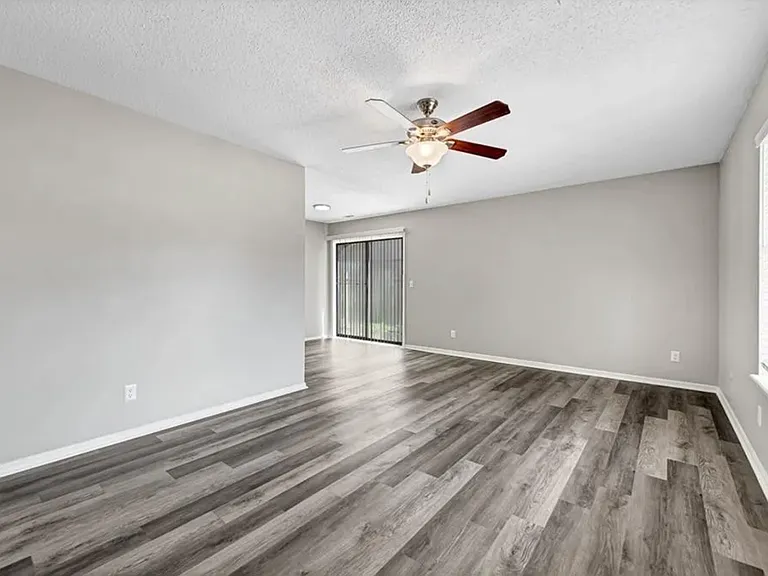 2734 N Arroyo Ave — Photo 7