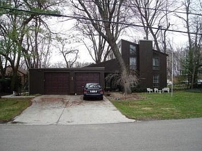 1st image of 595 Forest St