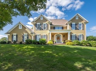 76 Cobble Creek Rd, Victor, NY 14564