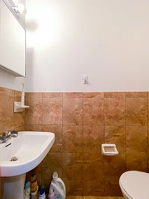 Rented by Compass | media 12
