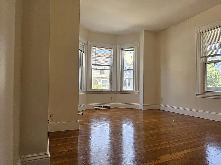 119-121 Chestnut St #121-1 — Photo 5