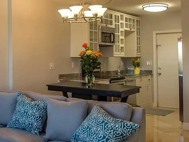 3250 NE 28th St #307 — Photo 2