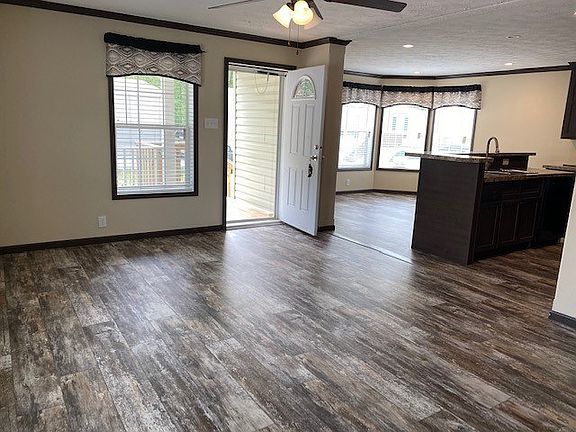 5th image of 10 Sweetwater Way #215