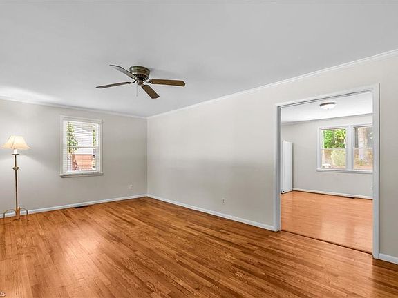 4th image of 2620 Robin Hood Dr