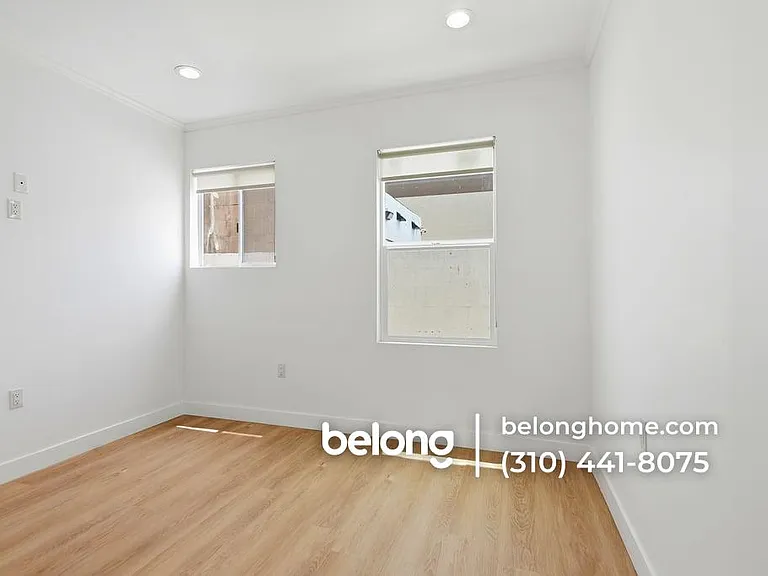 1702 W 43rd St — Photo 7