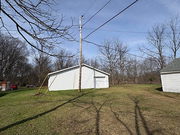 3rd image of 1909 Bell Rd