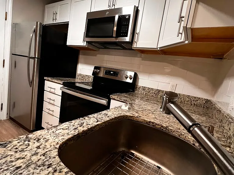 262 Grove St #9 — Photo 3
