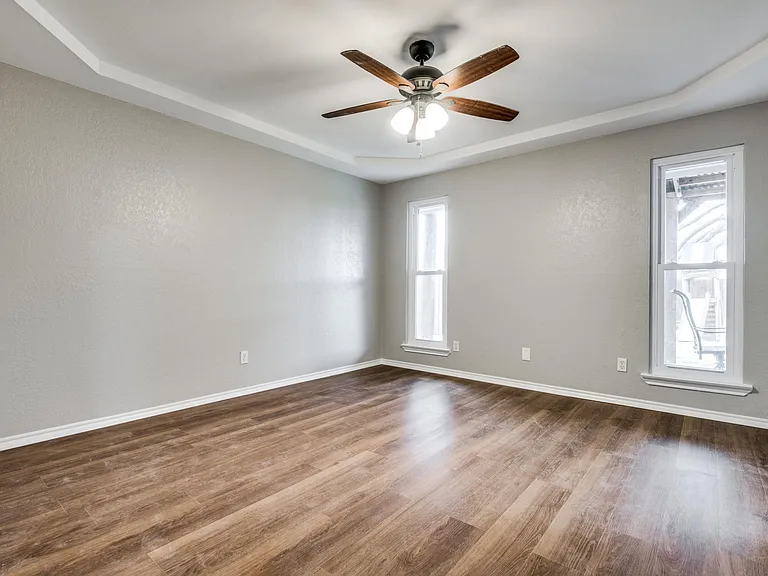 206 Barclay Ave — Photo 18