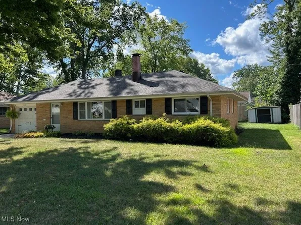 7580 Holly Dr, Mentor On The Lake, OH 44060