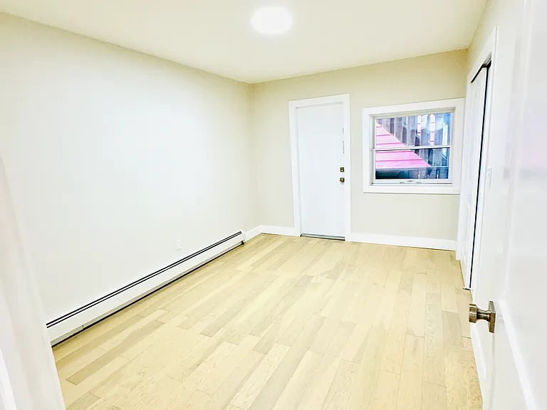 1009 Broadway #2 — Photo 8