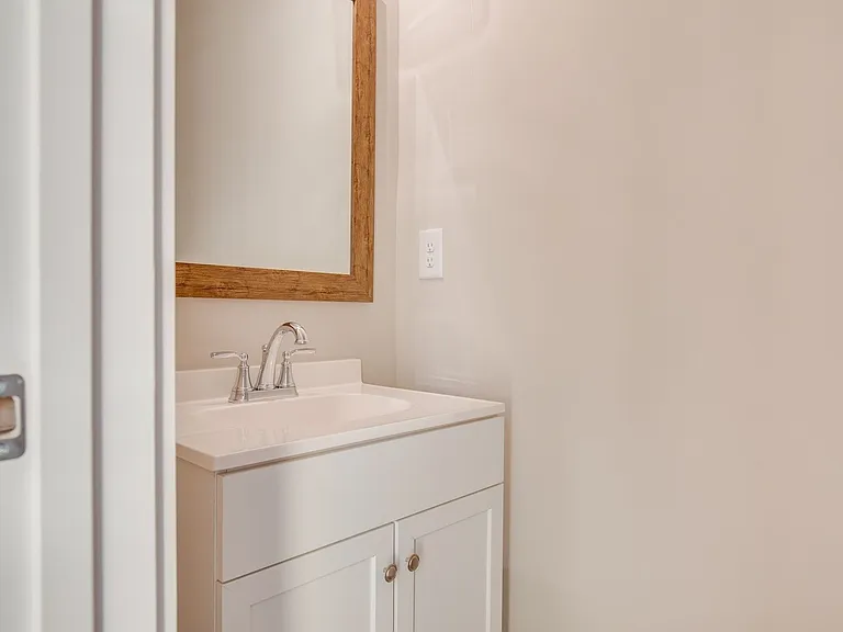 303 Harper Lndg — Photo 9