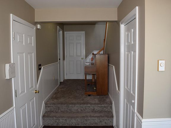 2nd image of 1357 Lindsay Ln