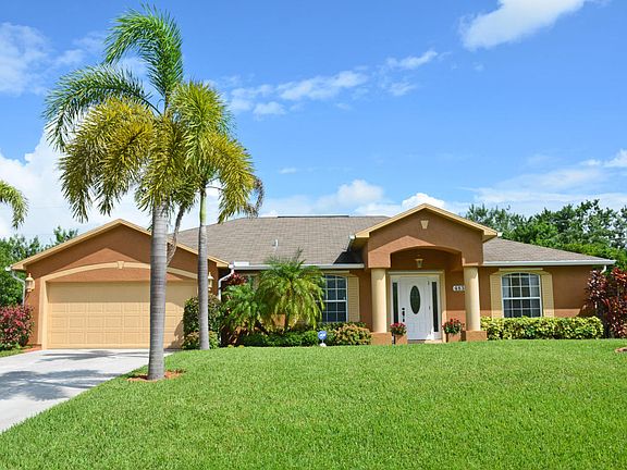 2nd image of 483 SW Crawfish Dr