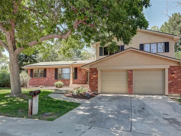 811 S Newcombe Way, Lakewood, CO 80226