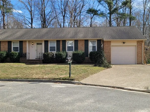 105 Lexington Dr, Colonial Heights, VA 23834