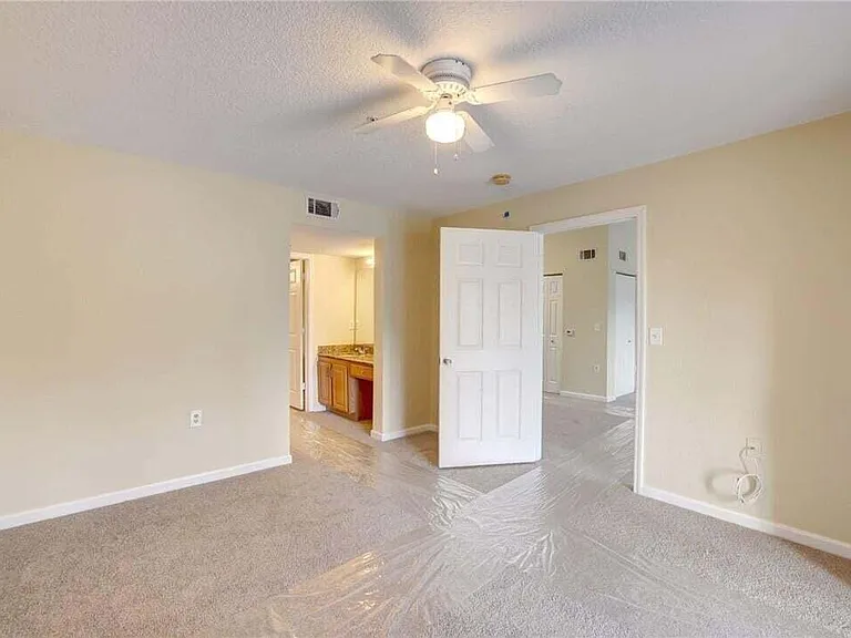 231 SW Palm Dr #207 — Photo 10
