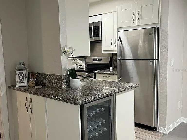 528 Golden Raintree Pl — Photo 9