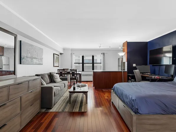 301 E 48th St APT 3E, New York, NY 10017