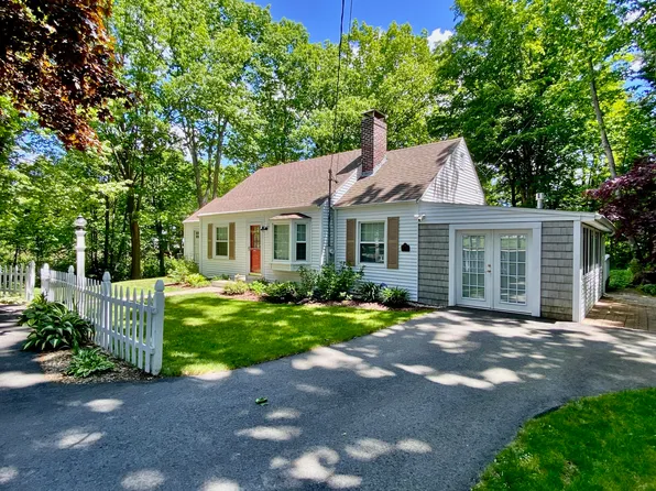 1335 Post Road, Wells, ME 04090