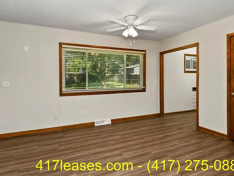 203 S White Oak Ave — Photo 19