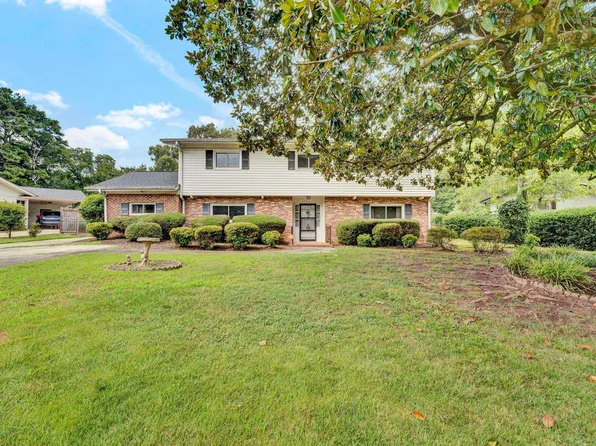 19 Vicki Cir, Greenville, SC 29615