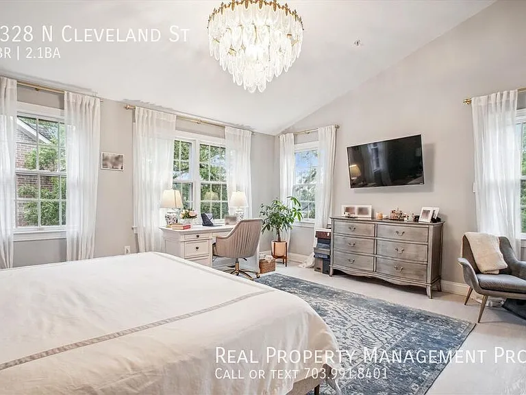 1328 N Cleveland St — Photo 22