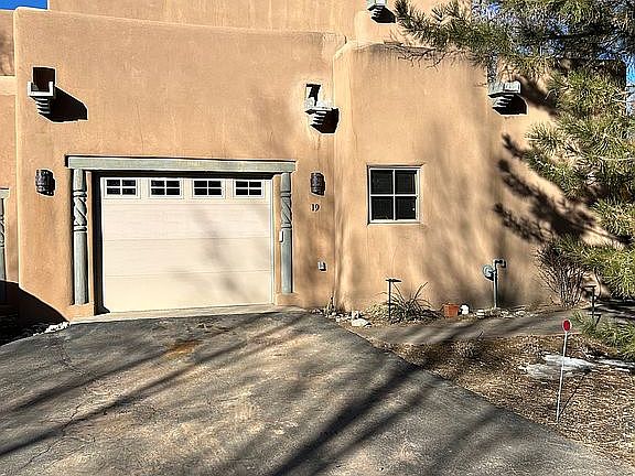 3rd image of 405 Kit Carson Rd APT 19