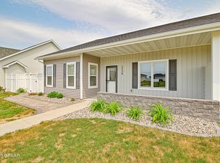 2328 Pinehurst Ct NW, East Grand Forks, MN 56721