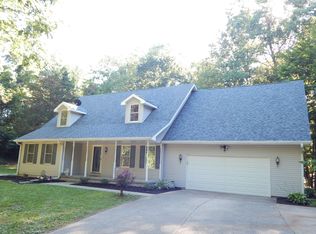 89 Country Estates Dr, Mitchell, IN 47446
