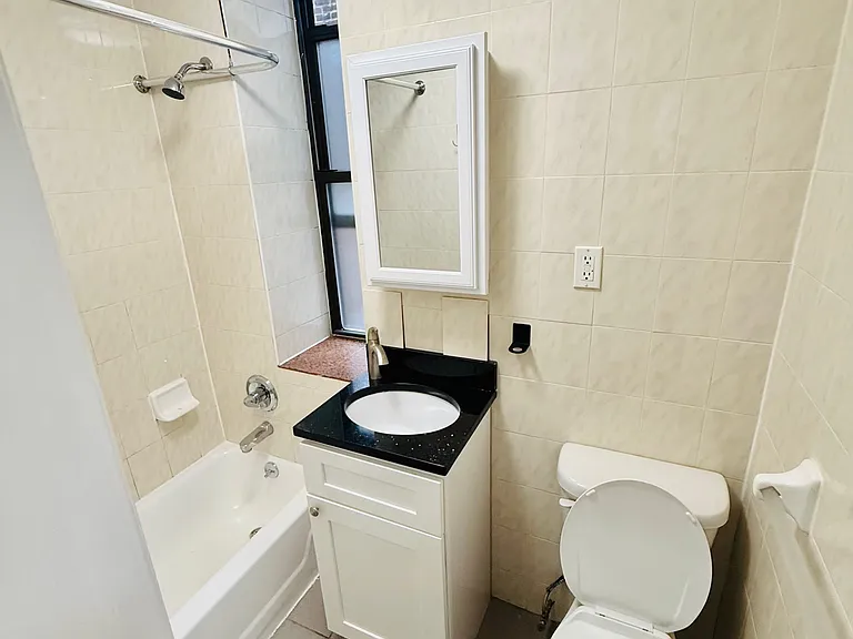 230 W 24th St #5R — Photo 9