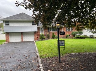 650 Fairway Dr, Union, NJ