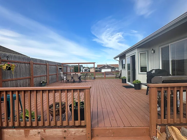 1372 N Angus Loop — Photo 17