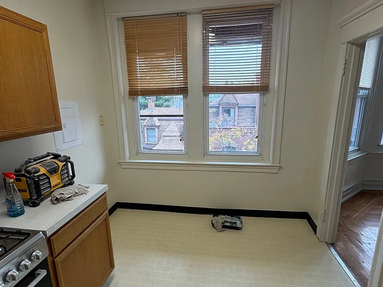 602 N 16th St #4T — Photo 6