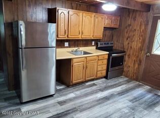 884 Country Place Dr, Tobyhanna, PA