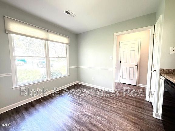 4th image of 6400 Meadow View Dr
