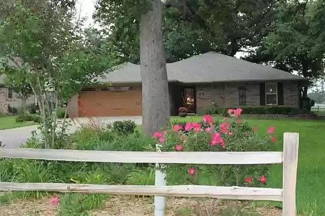 1st image of 706 Kiowa Dr W