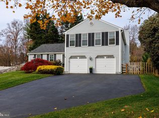 8204 Lapping Brook Ct, Laurel, MD 20723