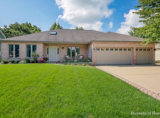 2173 Hidden Valley Dr, Naperville, IL 60565