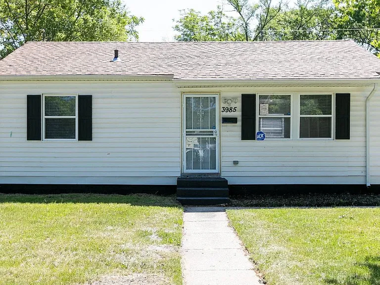 3985 Grant St — Photo 1