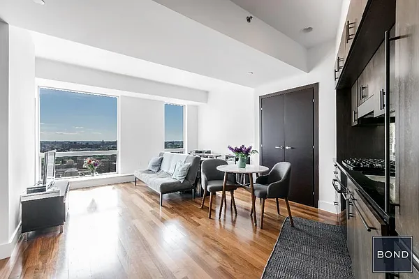 Rented by Bond New York | media 30