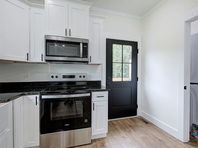 124 Robinhood Dr SE #B — Photo 8