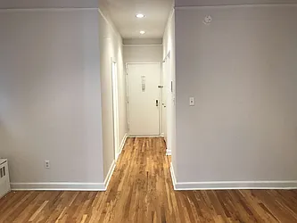 Rented by Metropolis Real Estate of Manhattan