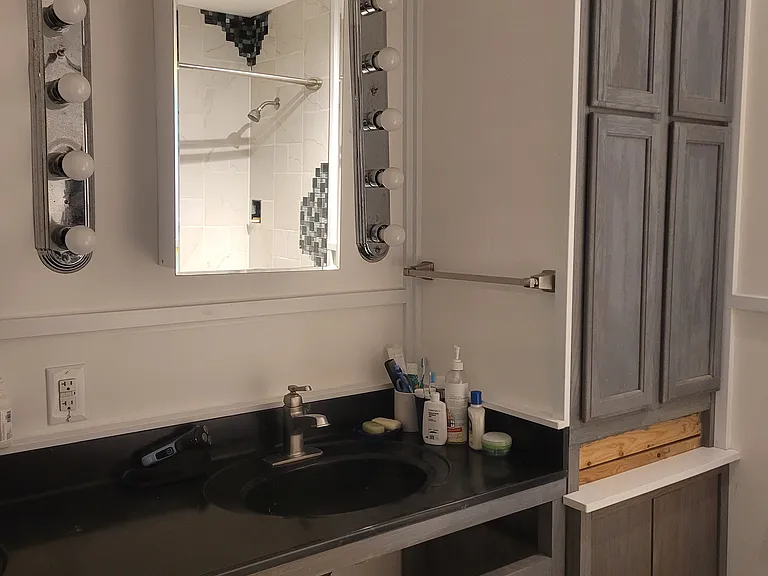 upstairs hallway bath