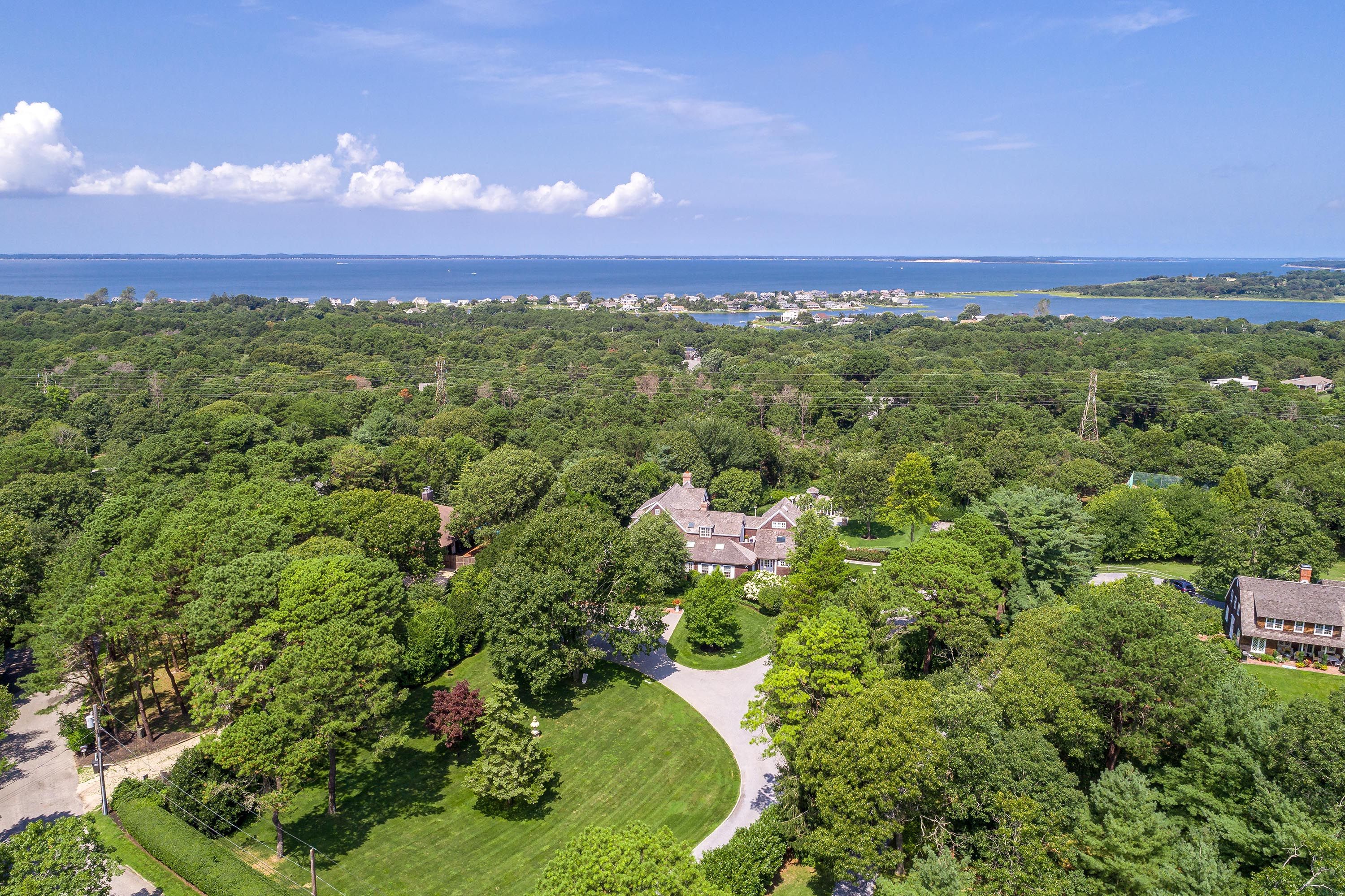 68 Ridge Rd, Southampton, NY 11968 Out East