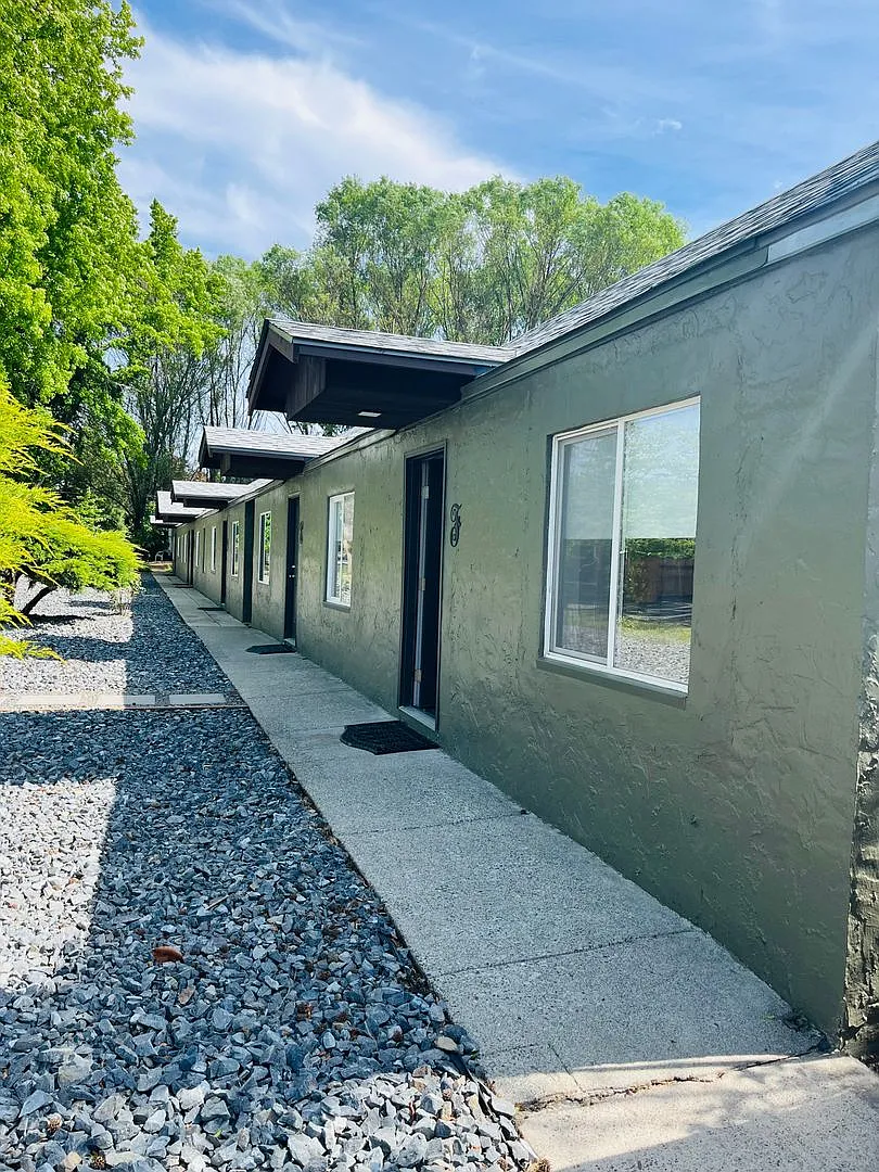 5333 Rogue River Hwy. — Photo 2