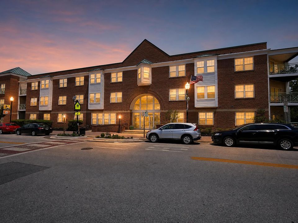 1st image of 501 Main St APT 433