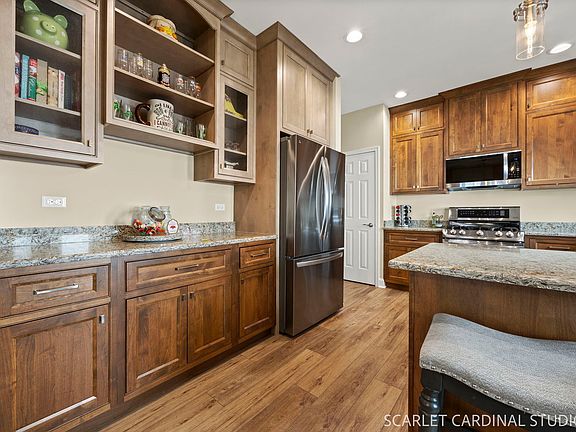 3rd image of 21046 W Walnut Ln