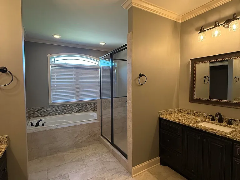 142 Addington Dr — Photo 16