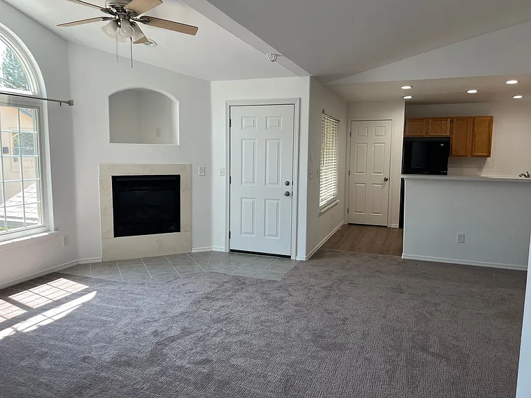 8671 E Dry Creek Rd #724 — Photo 3