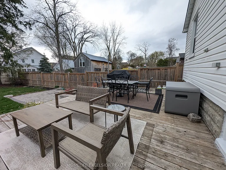 4 Albert St — Photo 41